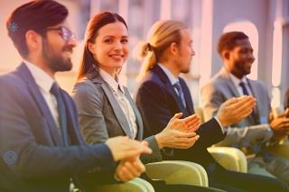 截至2021年12月6日金力永磁股价于年内翻了近两倍